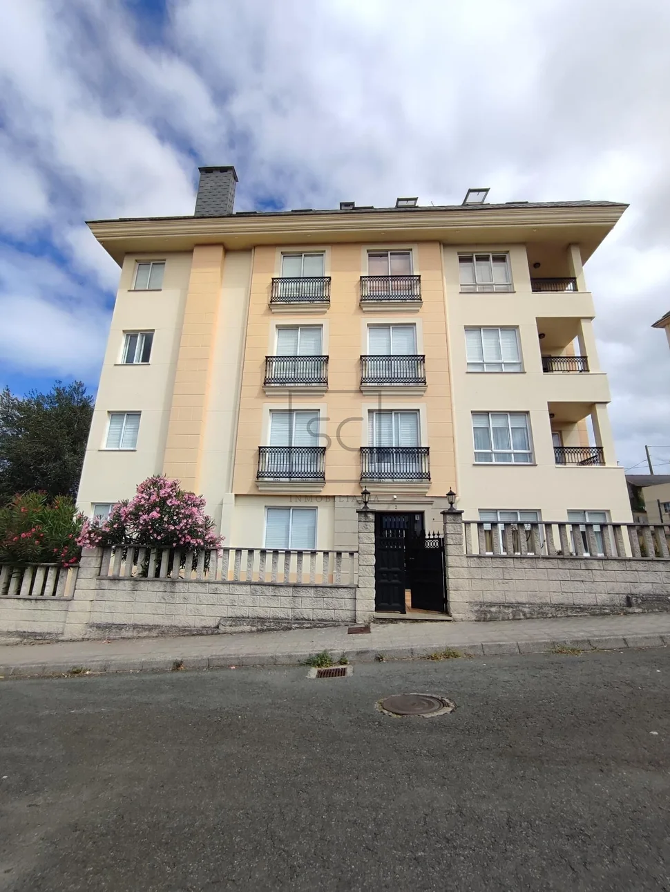 Potente apartamento con terraza en valdoviño
