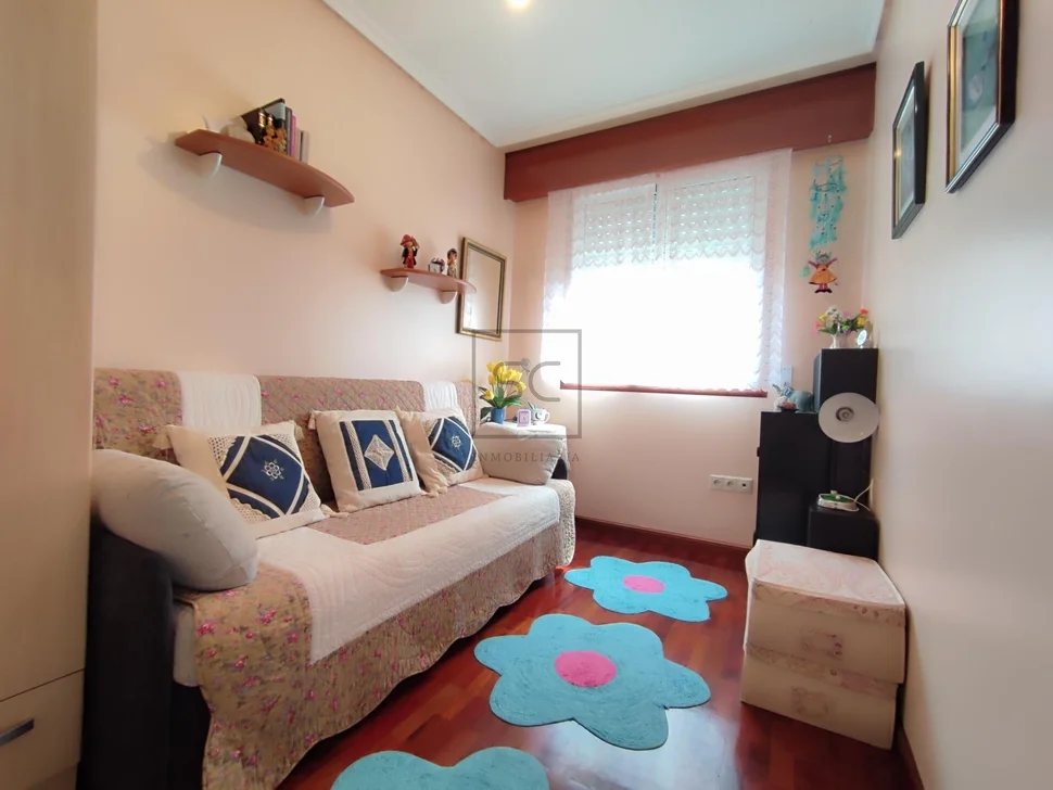 Potente apartamento con terraza en valdoviño