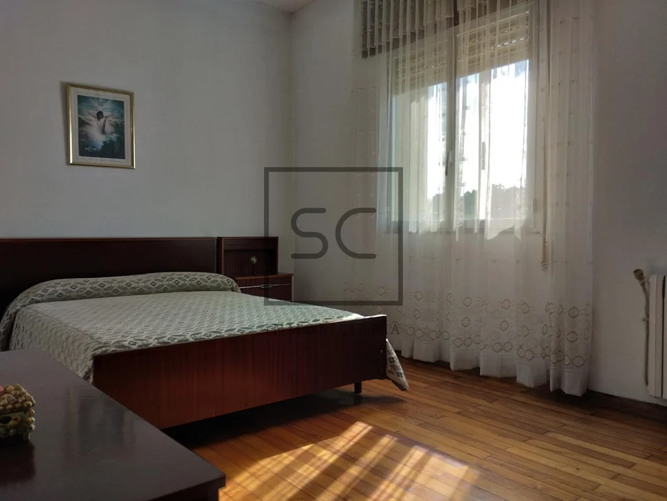 Casa amplia con terreno en ames