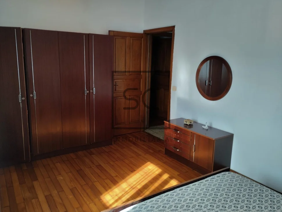 Casa amplia con terreno en ames