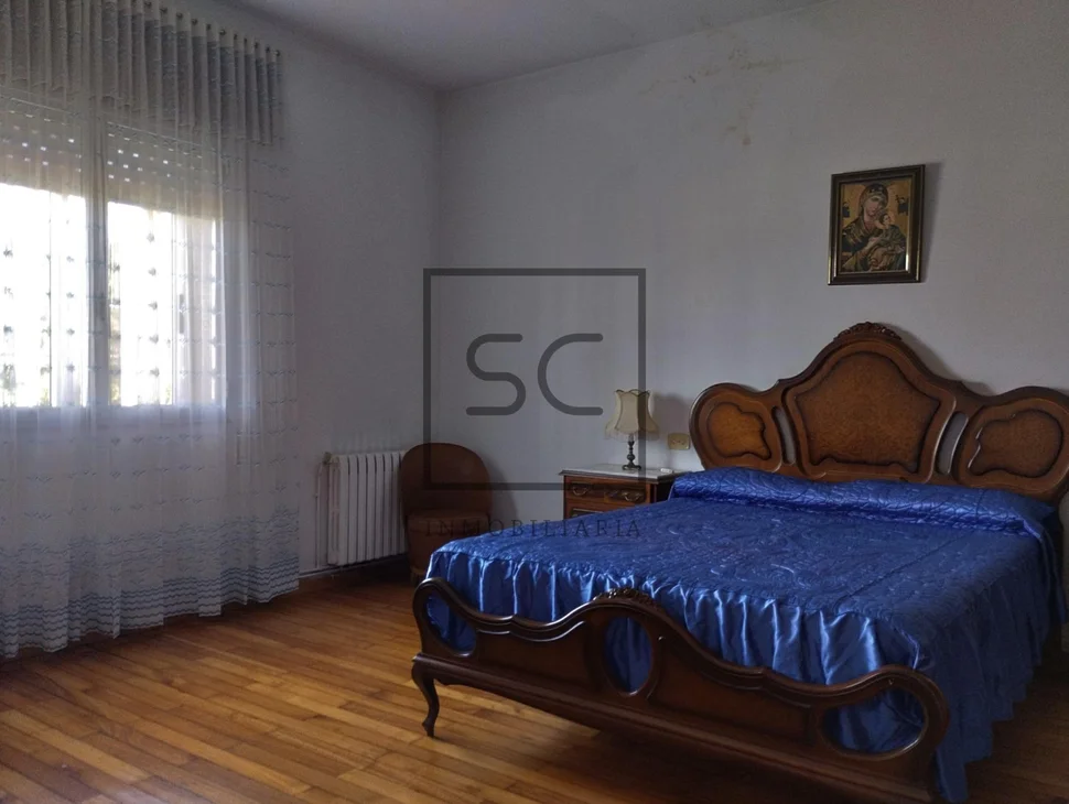 Casa amplia con terreno en ames