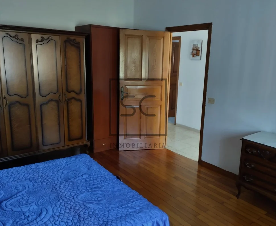 Casa amplia con terreno en ames