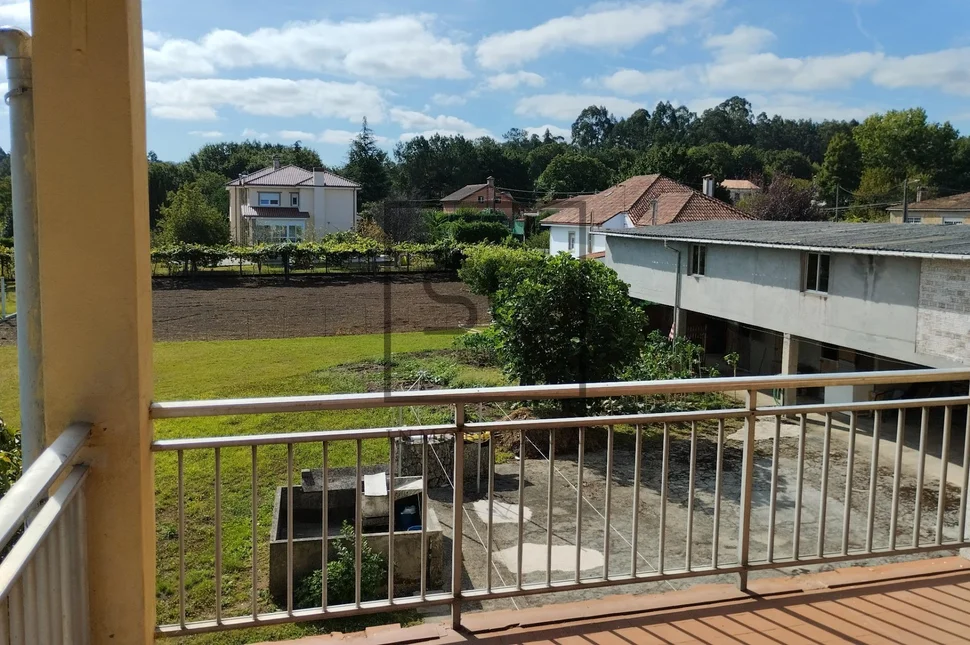 Casa amplia con terreno en ames