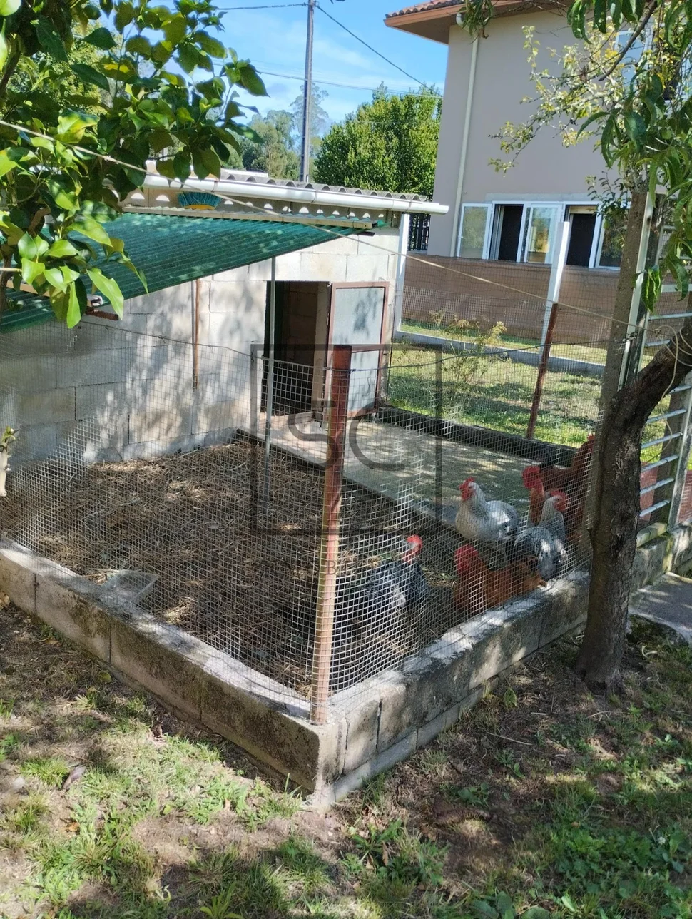 Casa amplia con terreno en ames