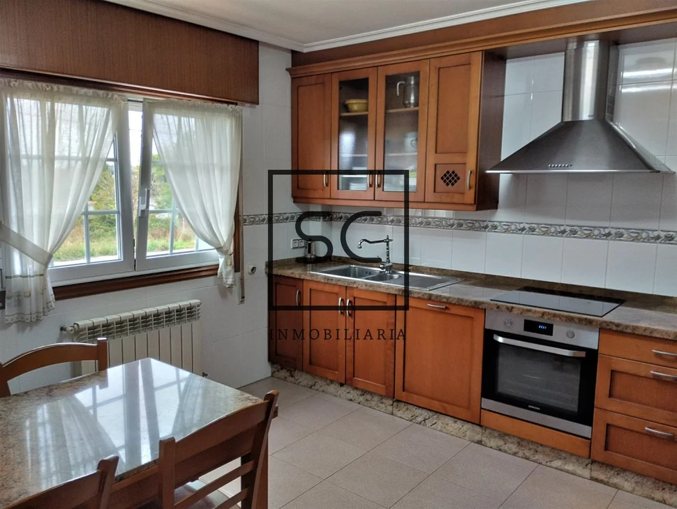 Chalet con jardín en nós