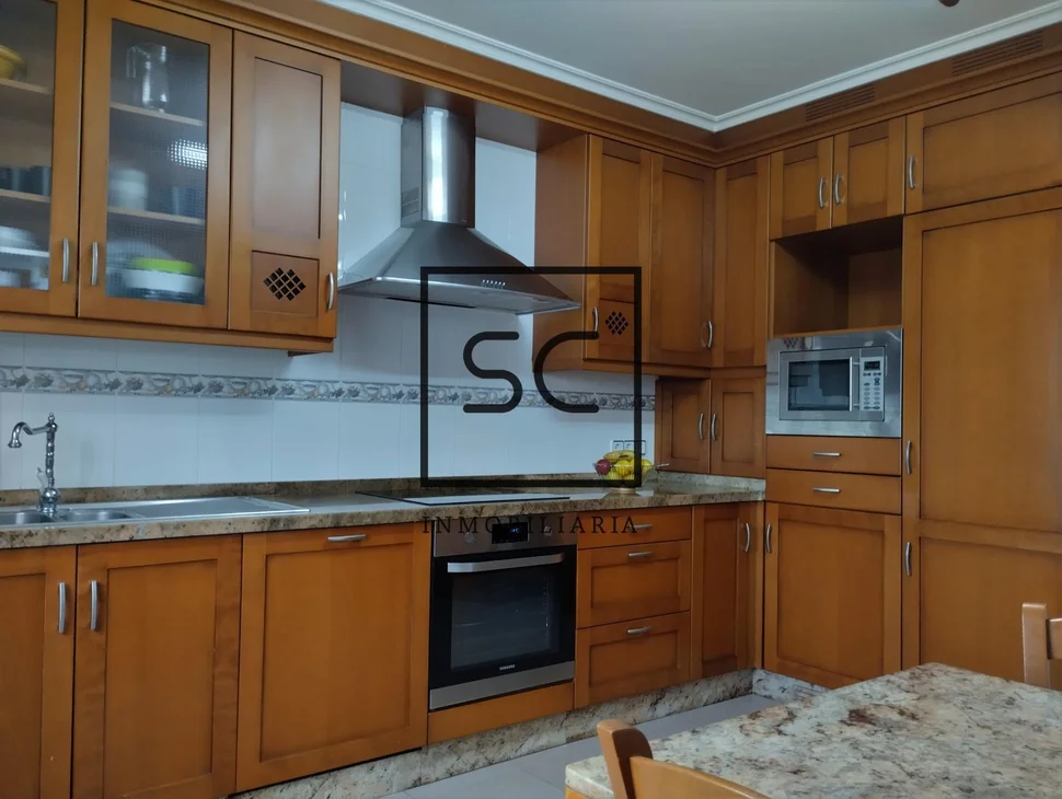 Chalet con jardín en nós