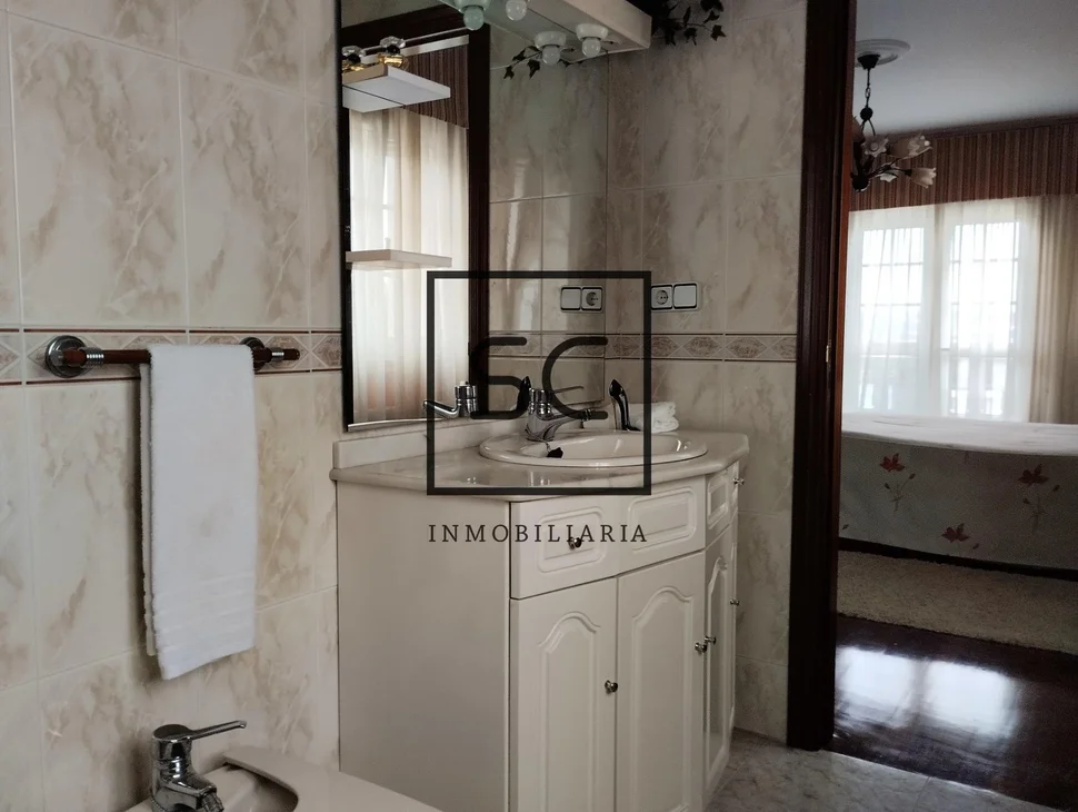 Chalet con jardín en nós