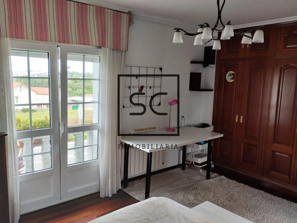 Chalet con jardín en nós