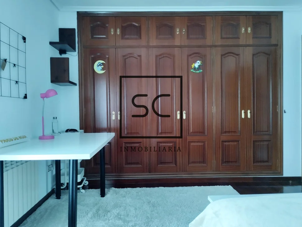 Chalet con jardín en nós