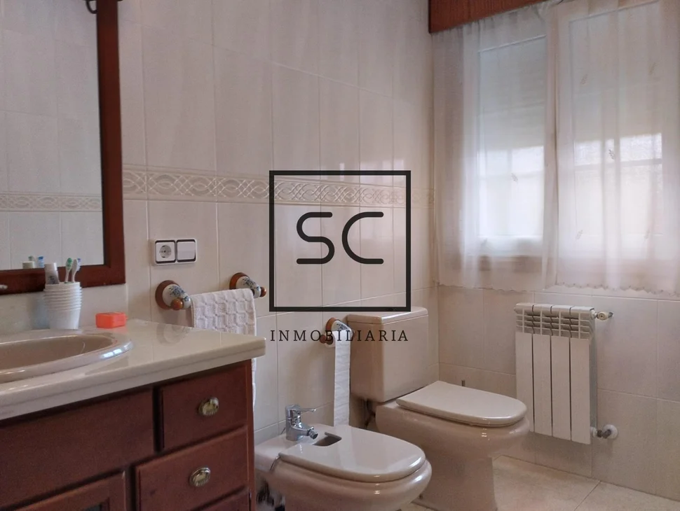 Chalet con jardín en nós