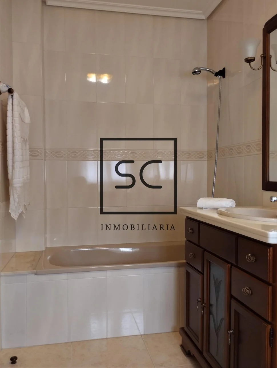 Chalet con jardín en nós