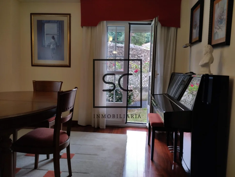 Chalet con jardín en nós