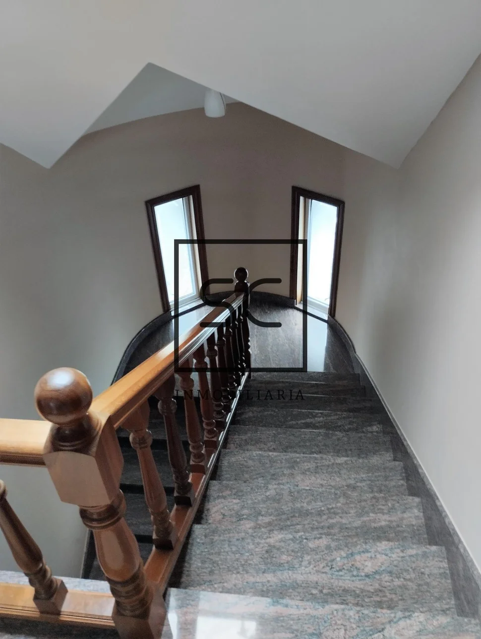 Chalet con jardín en nós