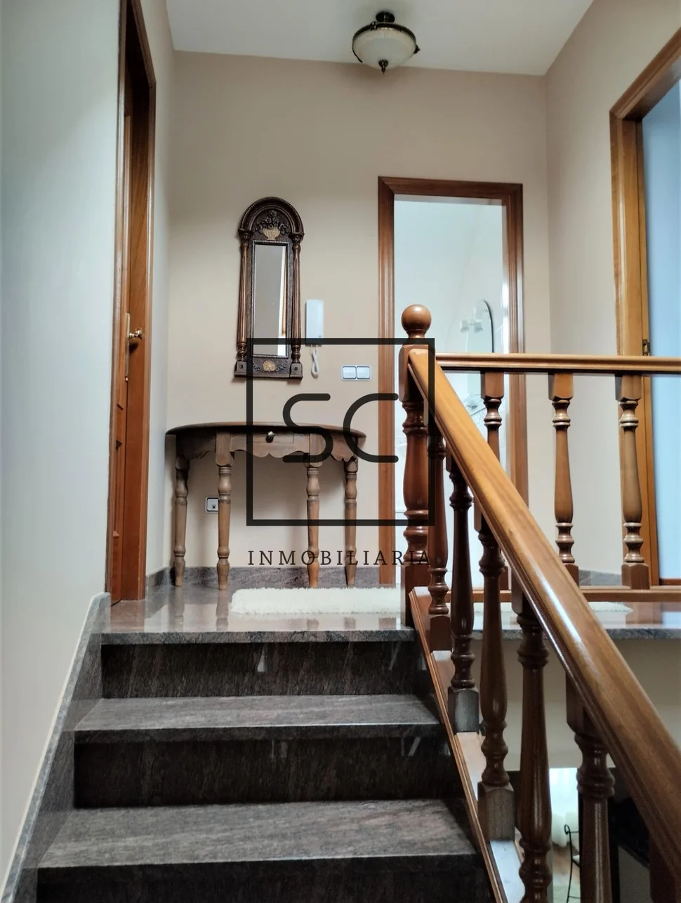 Chalet con jardín en nós