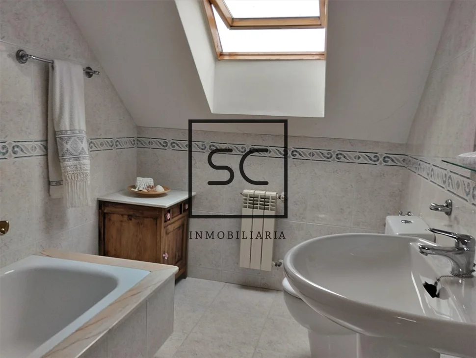 Chalet con jardín en nós