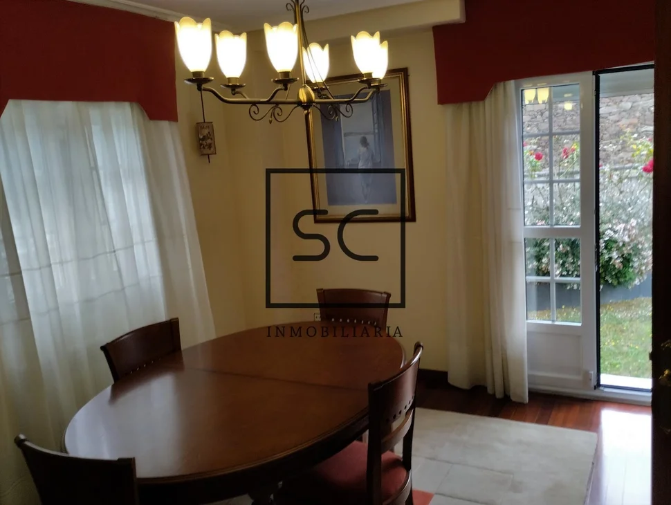 Chalet con jardín en nós