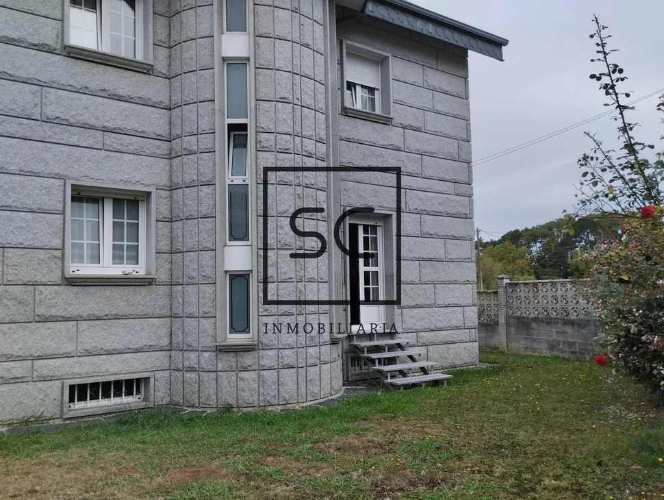 Chalet con jardín en nós