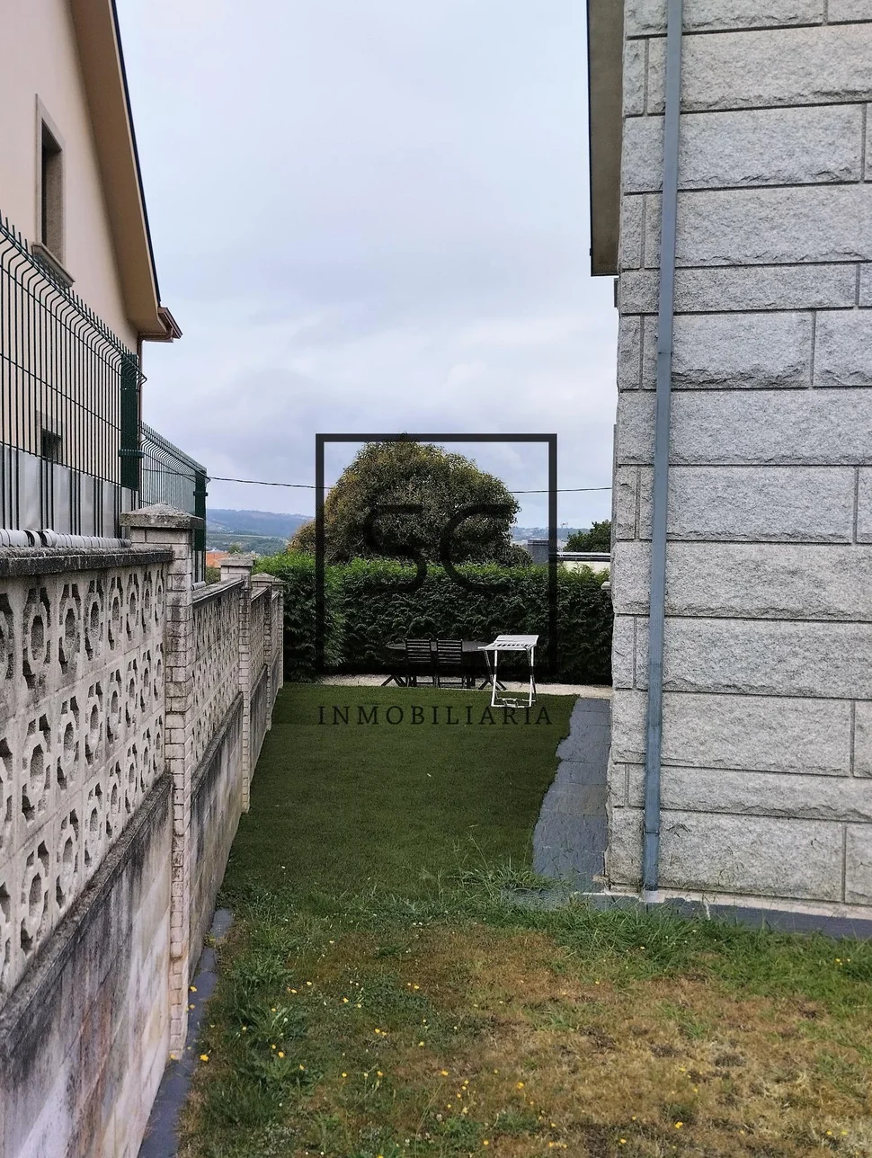 Chalet con jardín en nós