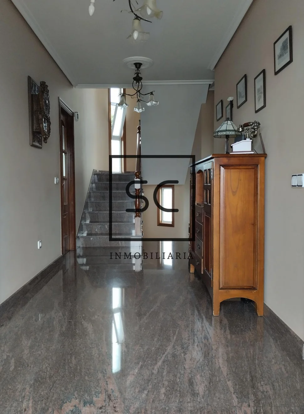 Chalet con jardín en nós