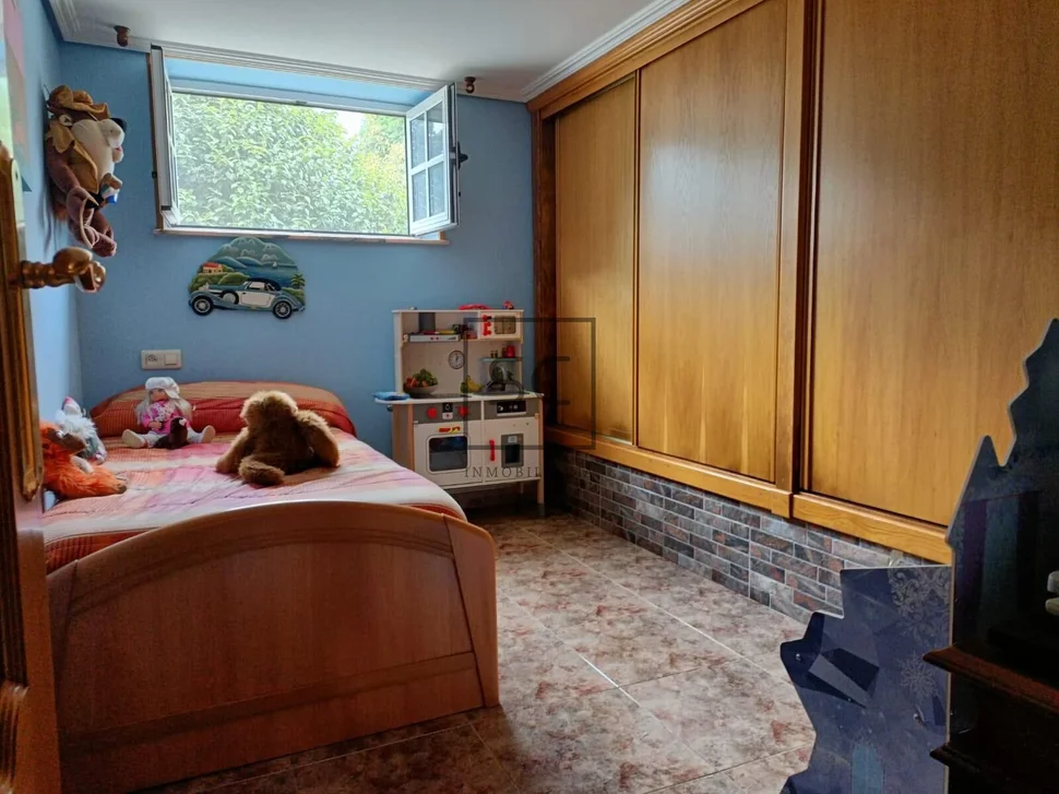 Casa con dos plantas en sedes, narón