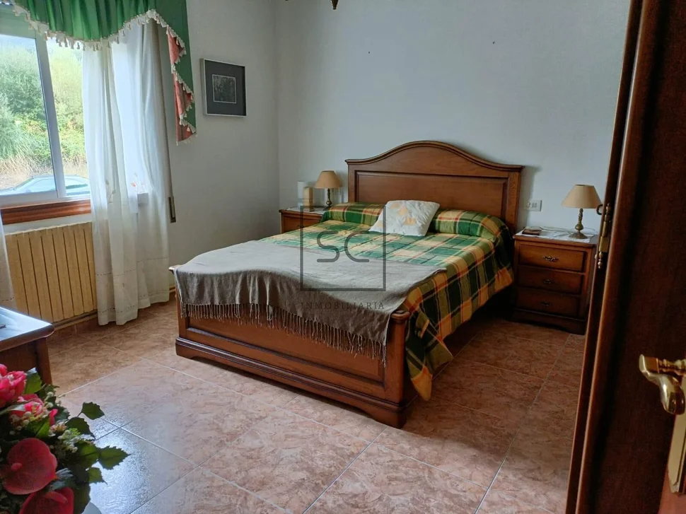 Casa con dos plantas en sedes, narón