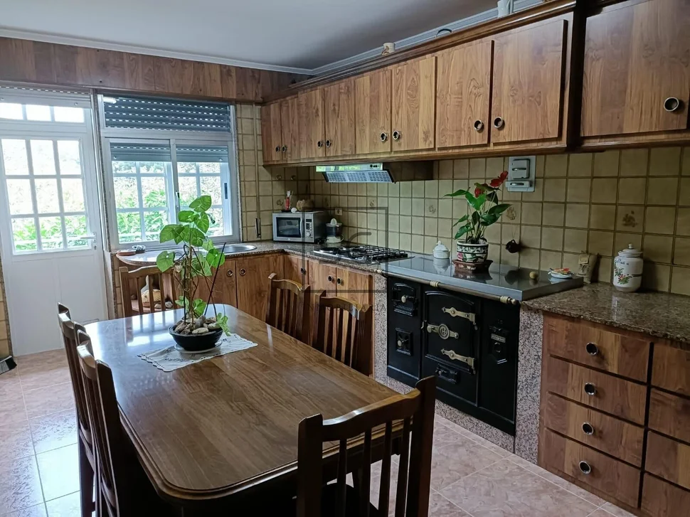 Casa con dos plantas en sedes, narón