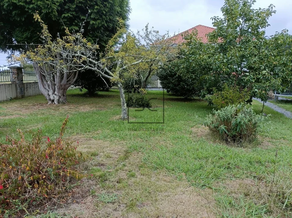 Casa con dos plantas en sedes, narón