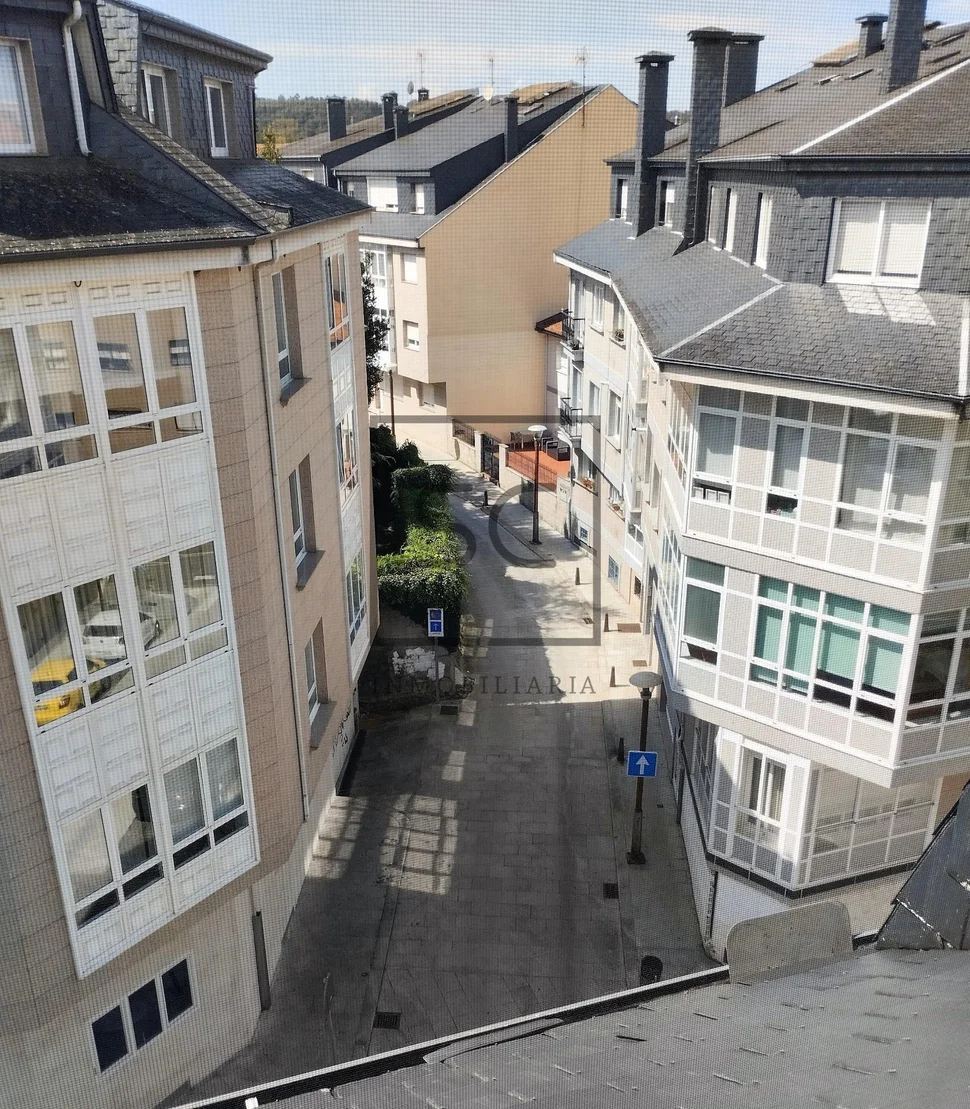 Piso con ascensor, garaje y trastero en sigüeiro
