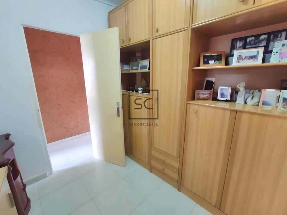 Adosado con 5 habitaciones en Santa Marina, Ferrol