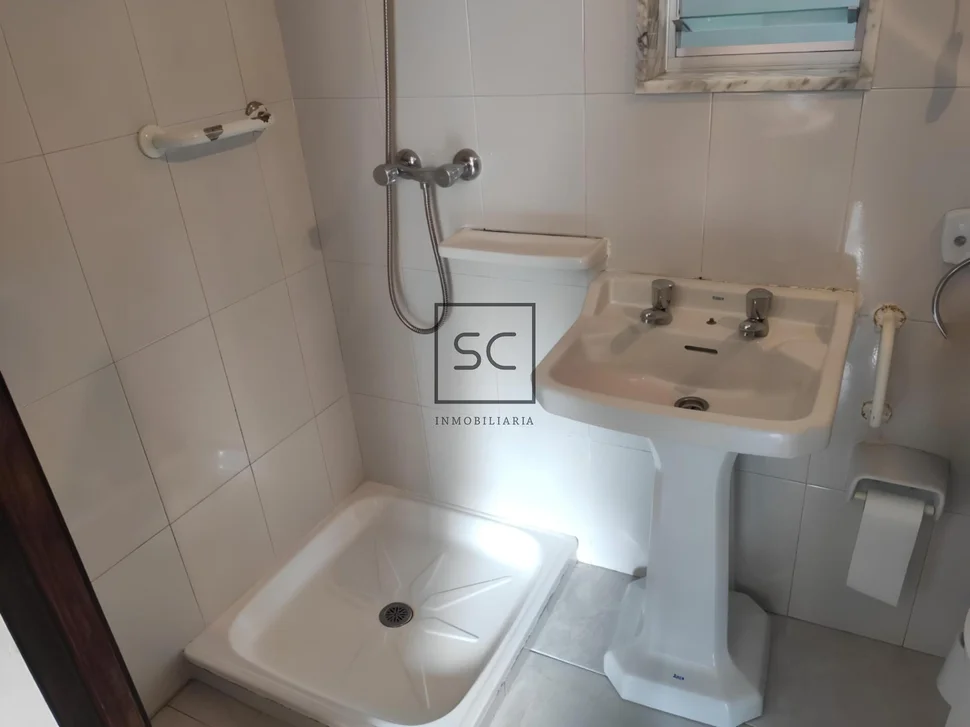 Adosado con 5 habitaciones en Santa Marina, Ferrol