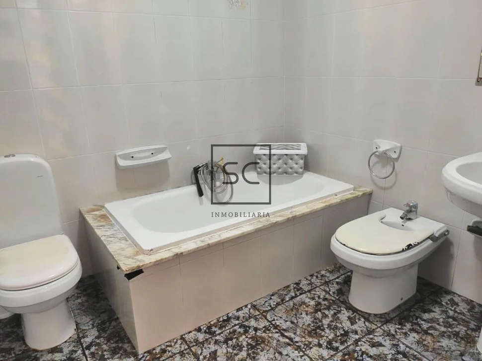 Adosado con 5 habitaciones en Santa Marina, Ferrol