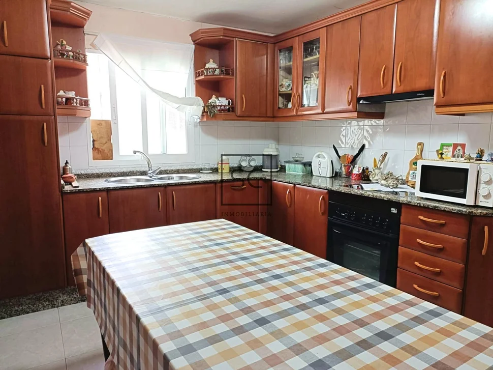 Adosado con 5 habitaciones en Santa Marina, Ferrol
