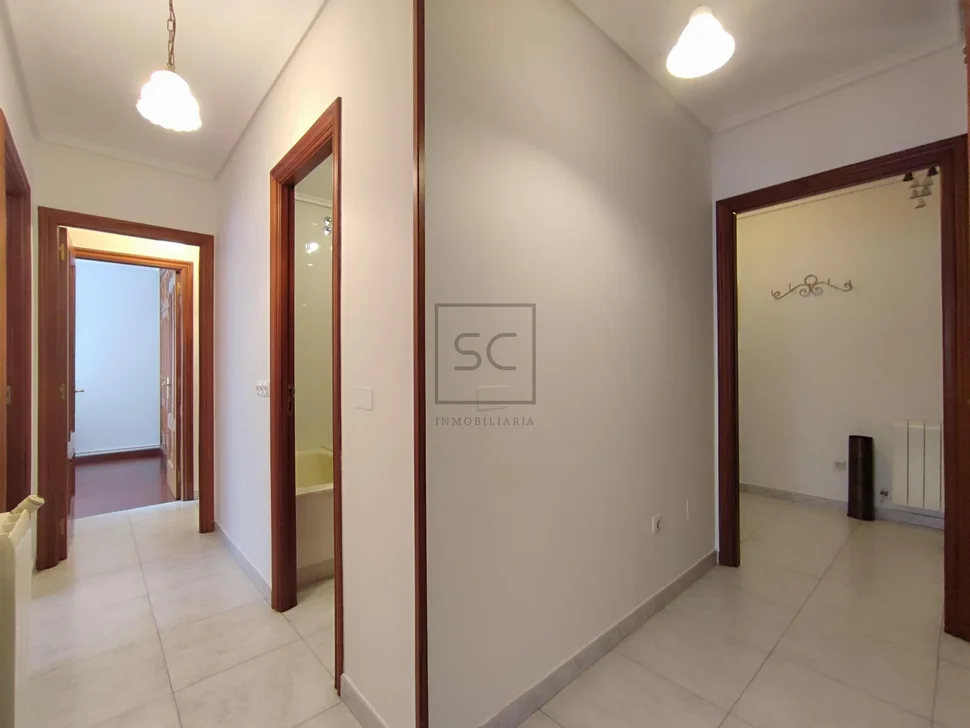 Voluminoso piso en portanova (ferrol)