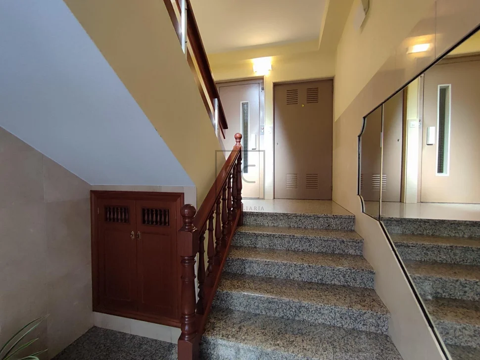 Voluminoso piso en portanova (ferrol)