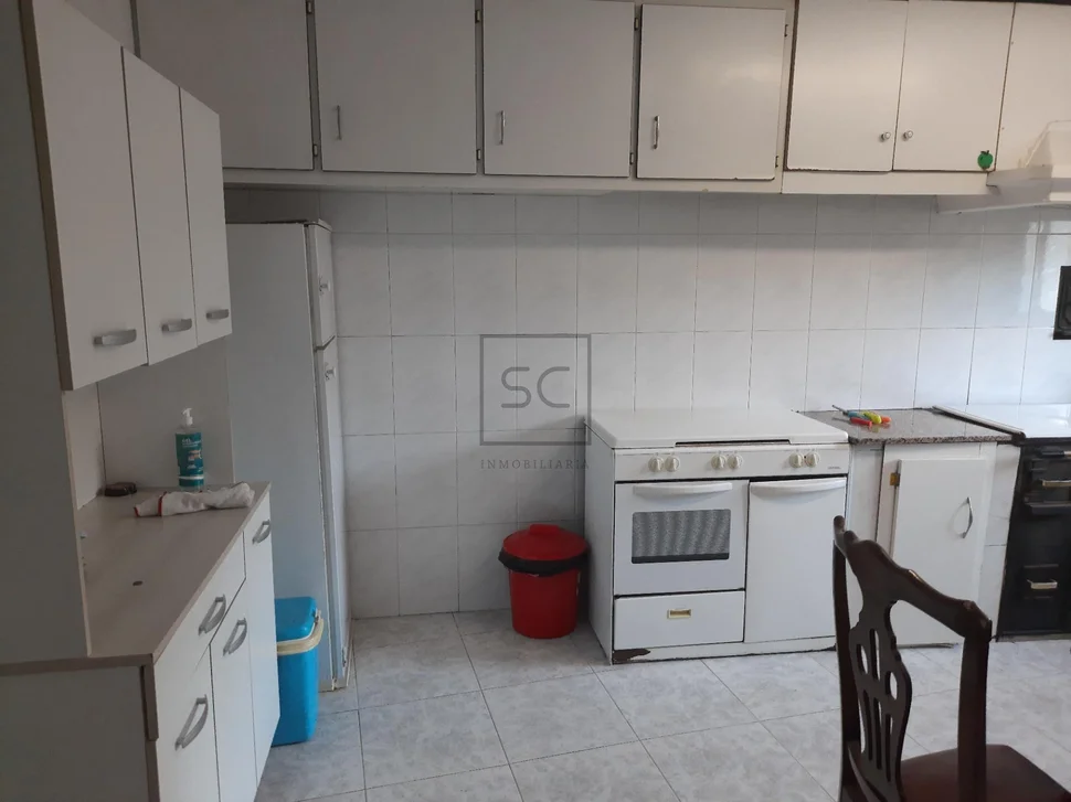 Casa adosada con finca urbanizable en mandiá-ferrol