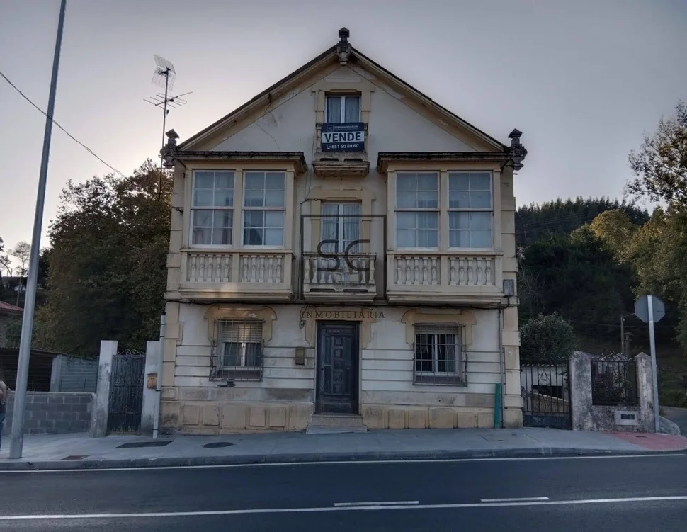 Casa con finca en serantes-ferrol