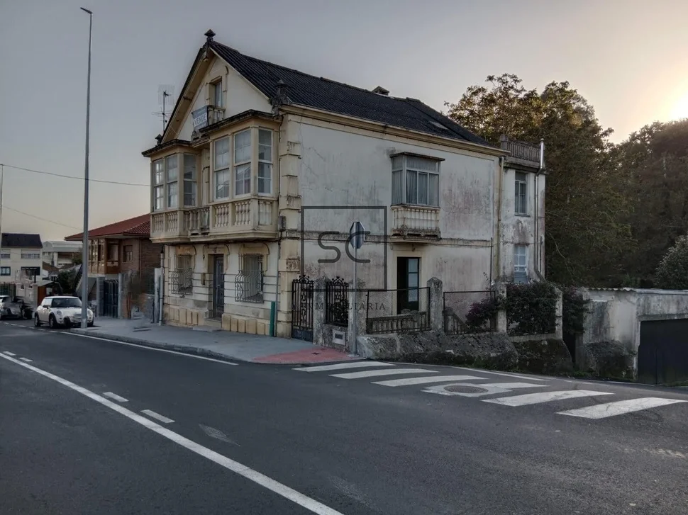 Casa con finca en serantes-ferrol