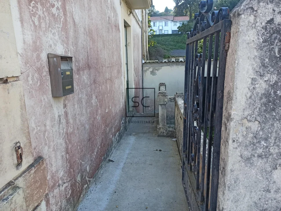 Casa con finca en serantes-ferrol