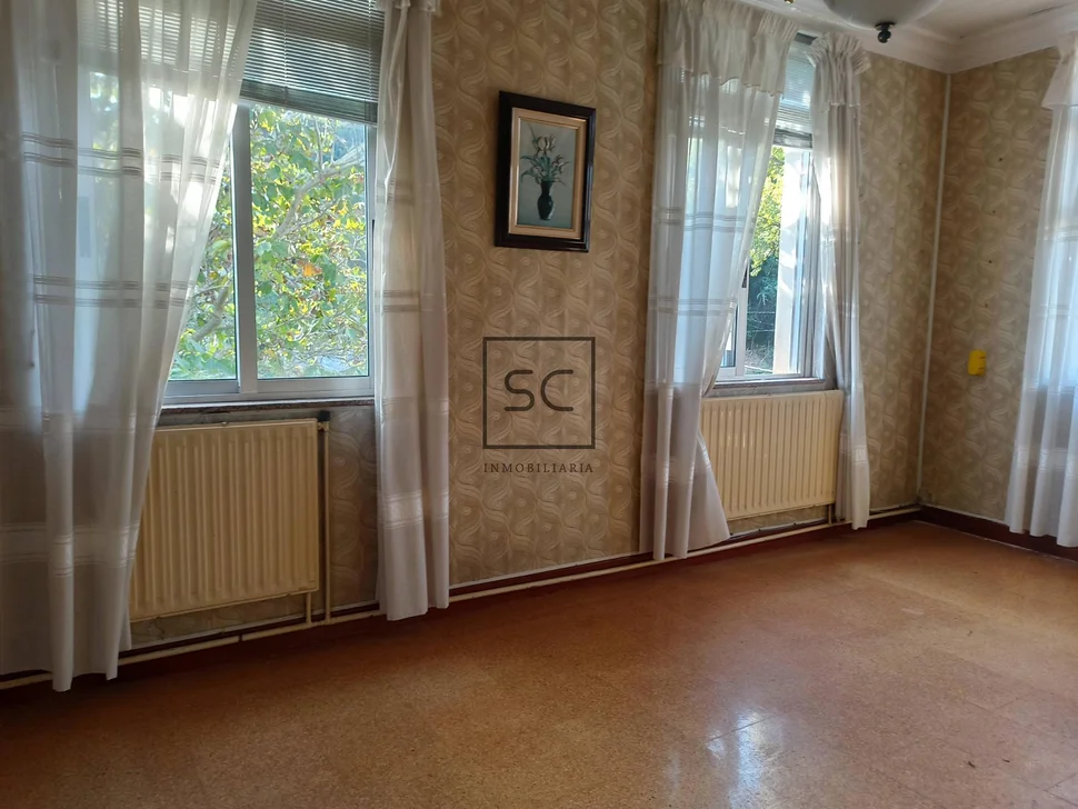 Casa con finca en serantes-ferrol