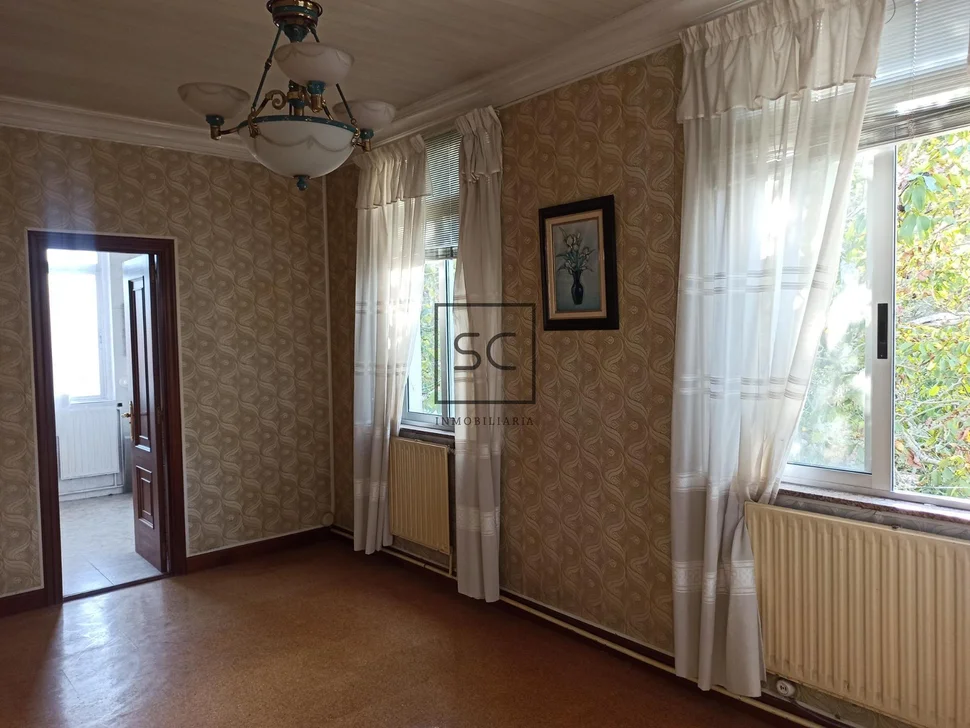 Casa con finca en serantes-ferrol