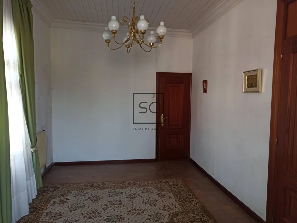 Casa con finca en serantes-ferrol