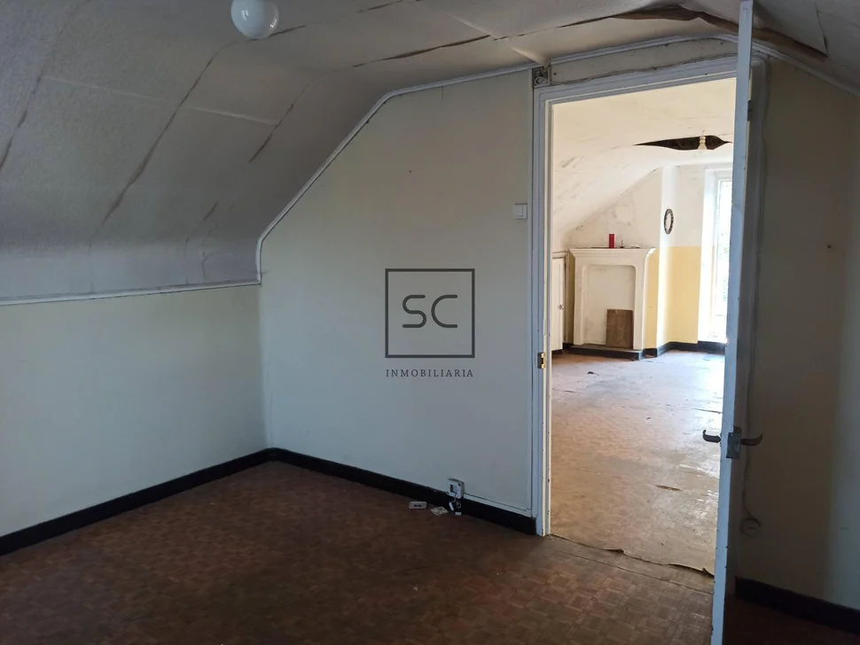 Casa con finca en serantes-ferrol