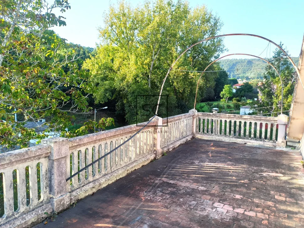 Casa con finca en serantes-ferrol