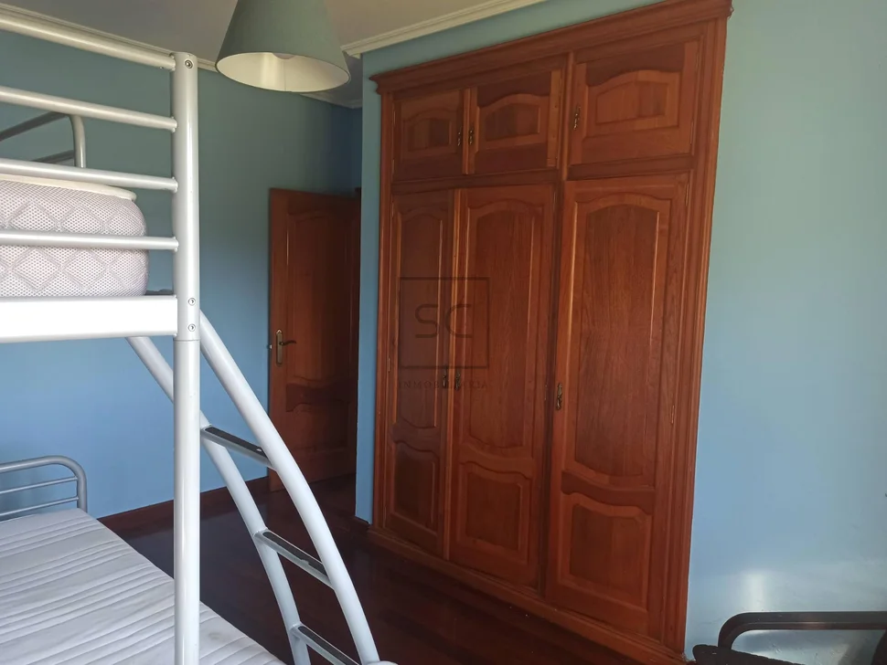 Chalet con piscina en valón-ferrol