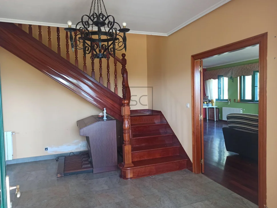 Chalet con piscina en valón-ferrol