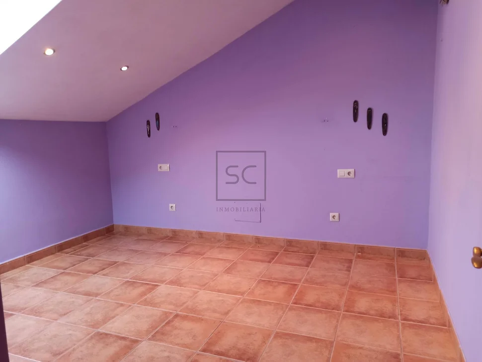 Chalet con piscina en valón-ferrol