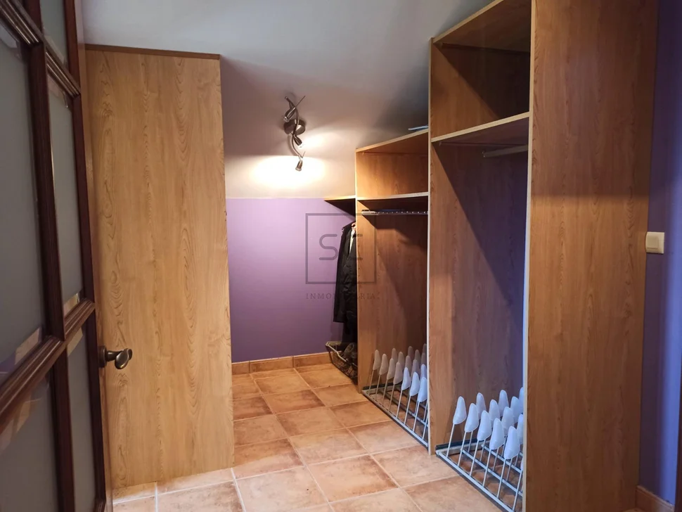 Chalet con piscina en valón-ferrol