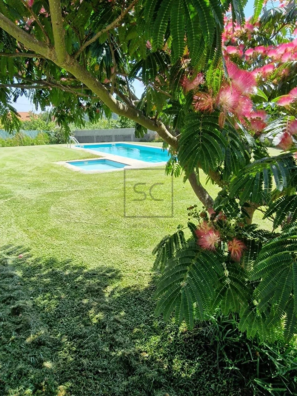 Chalet con piscina en valón-ferrol