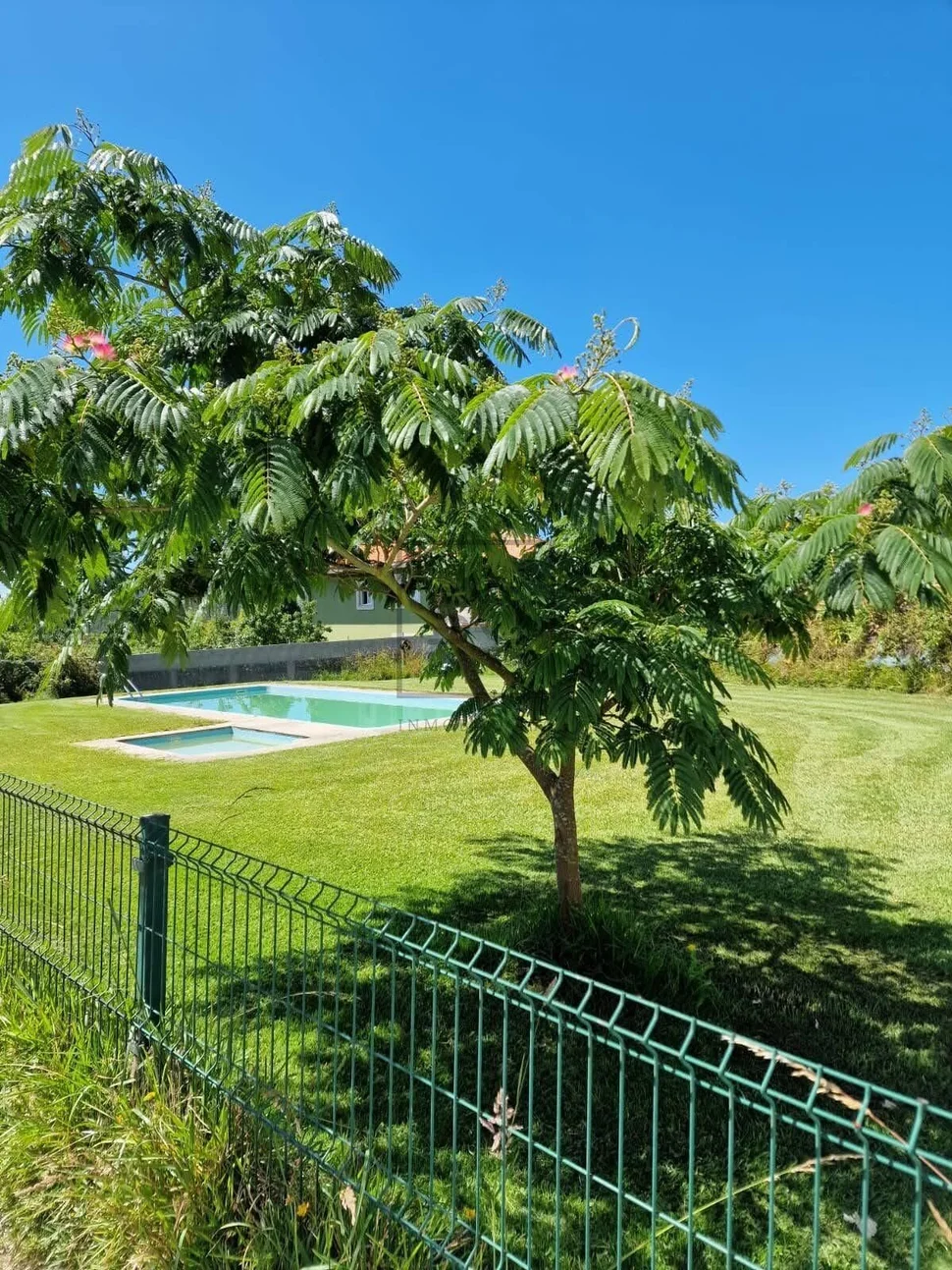 Chalet con piscina en valón-ferrol