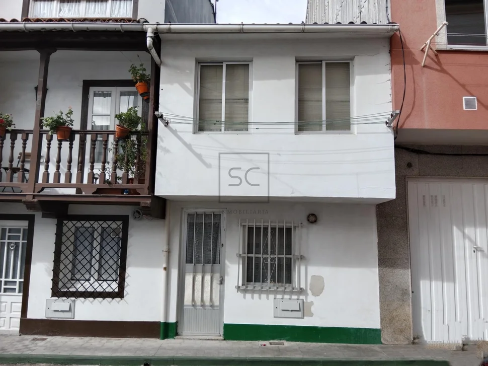 Casa adosada en ares